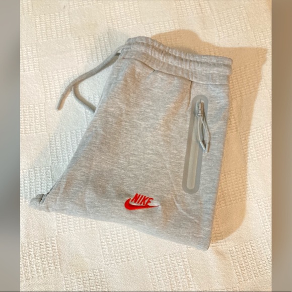 Nike Track Suit - Picture 5 of 8